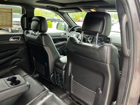 Used 2021 Jeep Grand Cherokee Limited AWD/4WD image 25