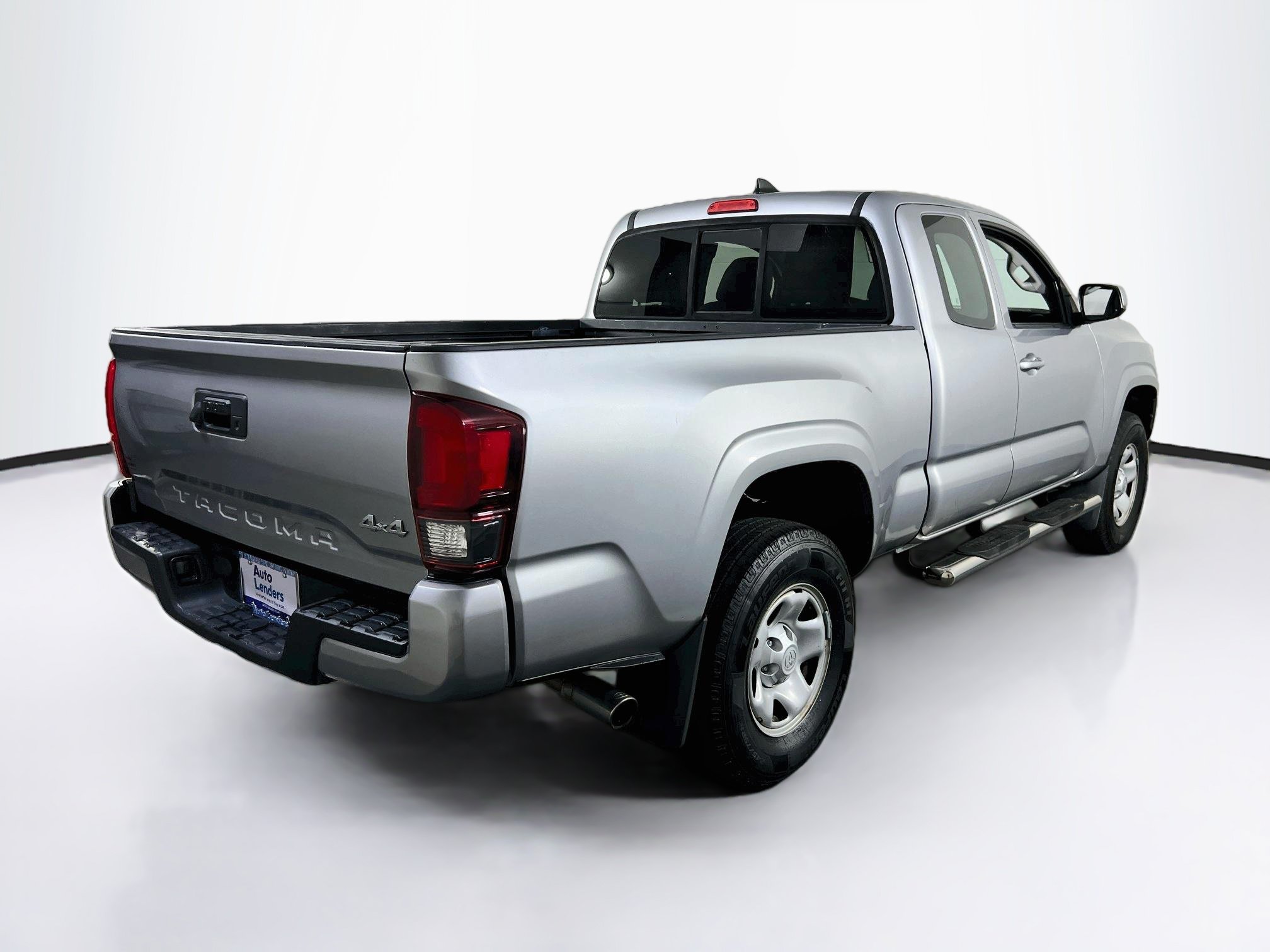 Used 2018 Toyota Tacoma SR w/ SR Convenience Package AWD/4WD image 5