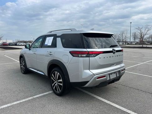 Used 2025 Nissan Pathfinder Platinum image 6