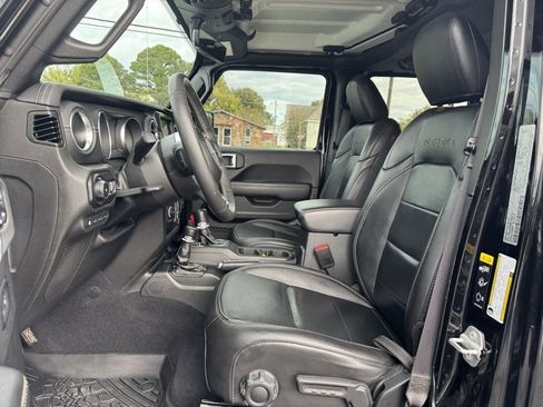 Used 2023 Jeep Wrangler Unlimited Sahara image 5