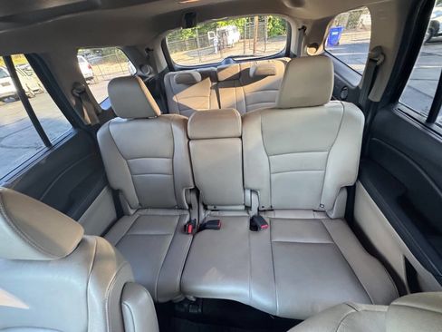 Used 2016 Honda Pilot Touring image 12
