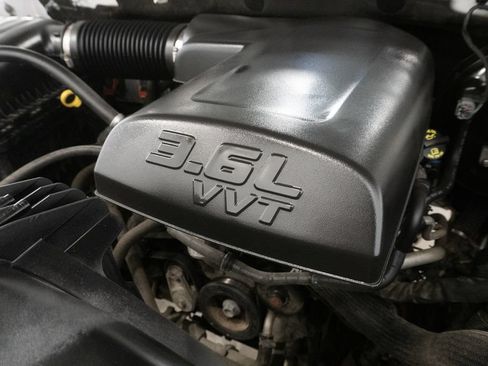 Used 2018 RAM 1500 Laramie w/ Convenience Group AWD/4WD image 4