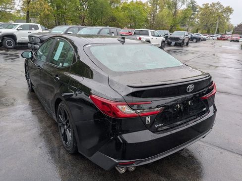 Used 2025 Toyota Camry SE w/ Convenience Package FWD image 4