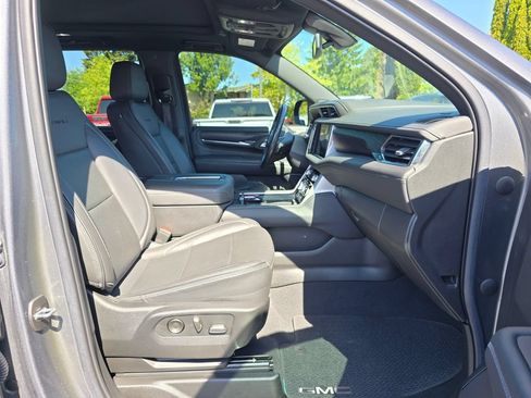 Used 2022 GMC Yukon Denali w/ Max Trailering Package AWD/4WD image 11