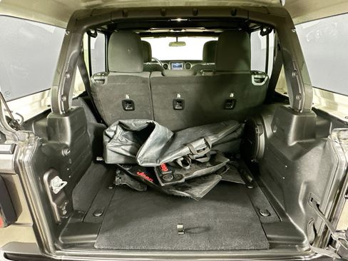 Used 2019 Jeep Wrangler Unlimited Sport S AWD/4WD image 36