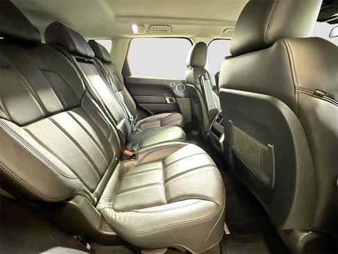 Used 2016 Land Rover Range Rover Sport SE image 26