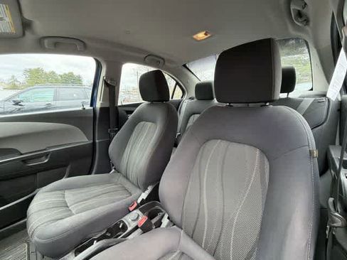 Used 2018 Chevrolet Sonic LT w/ Convenience Package image 14