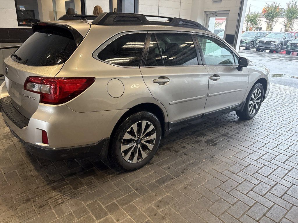 Used 2015 Subaru Outback 2.5i Limited AWD/4WD image 5