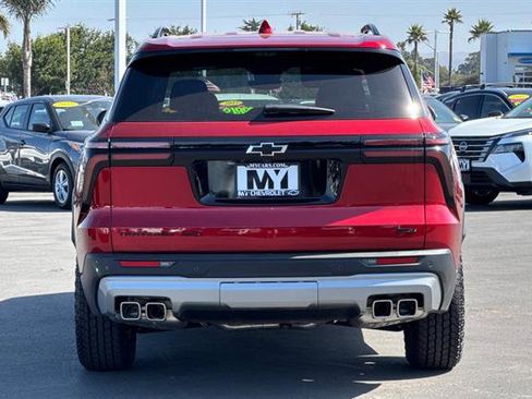 New 2025 Chevrolet Traverse Z71 w/ Enhanced Driving Package image 5