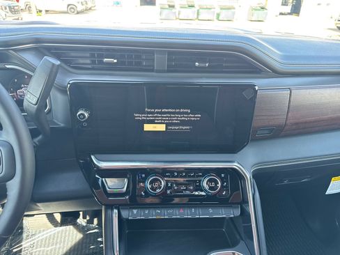 New 2026 GMC Sierra 2500 Denali Ultimate w/ LPO, Black Badging Package AWD/4WD image 24