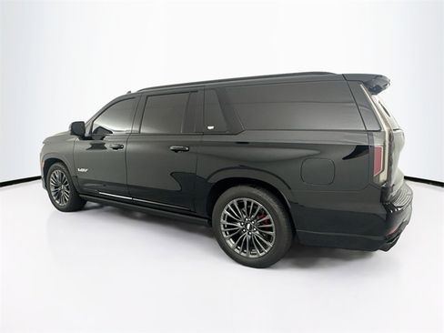 Used 2023 Cadillac Escalade ESV V image 7