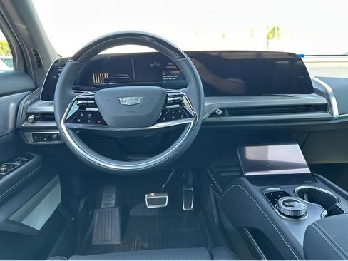 New 2026 Cadillac Vistiq Luxury w/ LPO, Floor Liner Package AWD/4WD image 5