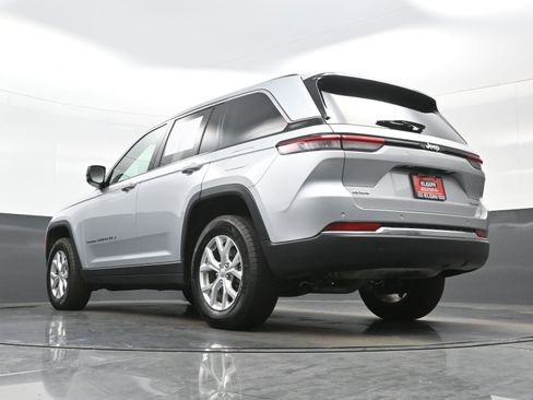 Used 2024 Jeep Grand Cherokee Limited AWD/4WD image 27
