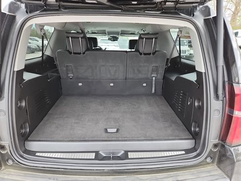 Used 2020 Chevrolet Suburban LT image 25