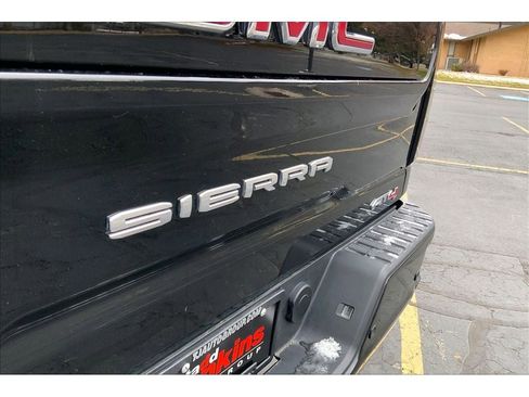 Used 2024 GMC Sierra 2500 AT4 w/ Technology Package image 9