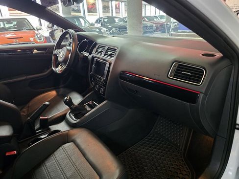 Used 2017 Volkswagen Jetta GLI FWD image 13