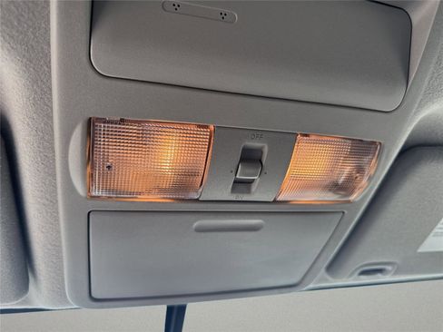 Used 2020 Nissan Frontier SV w/ Midnight Edition Floor Mats RWD image 29