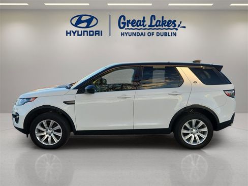 Used 2019 Land Rover Discovery Sport SE image 2
