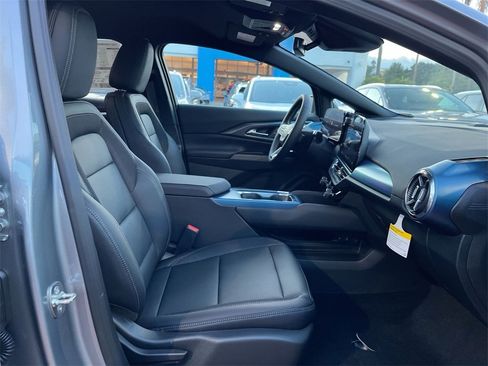 New 2026 Chevrolet Equinox EV LT image 26