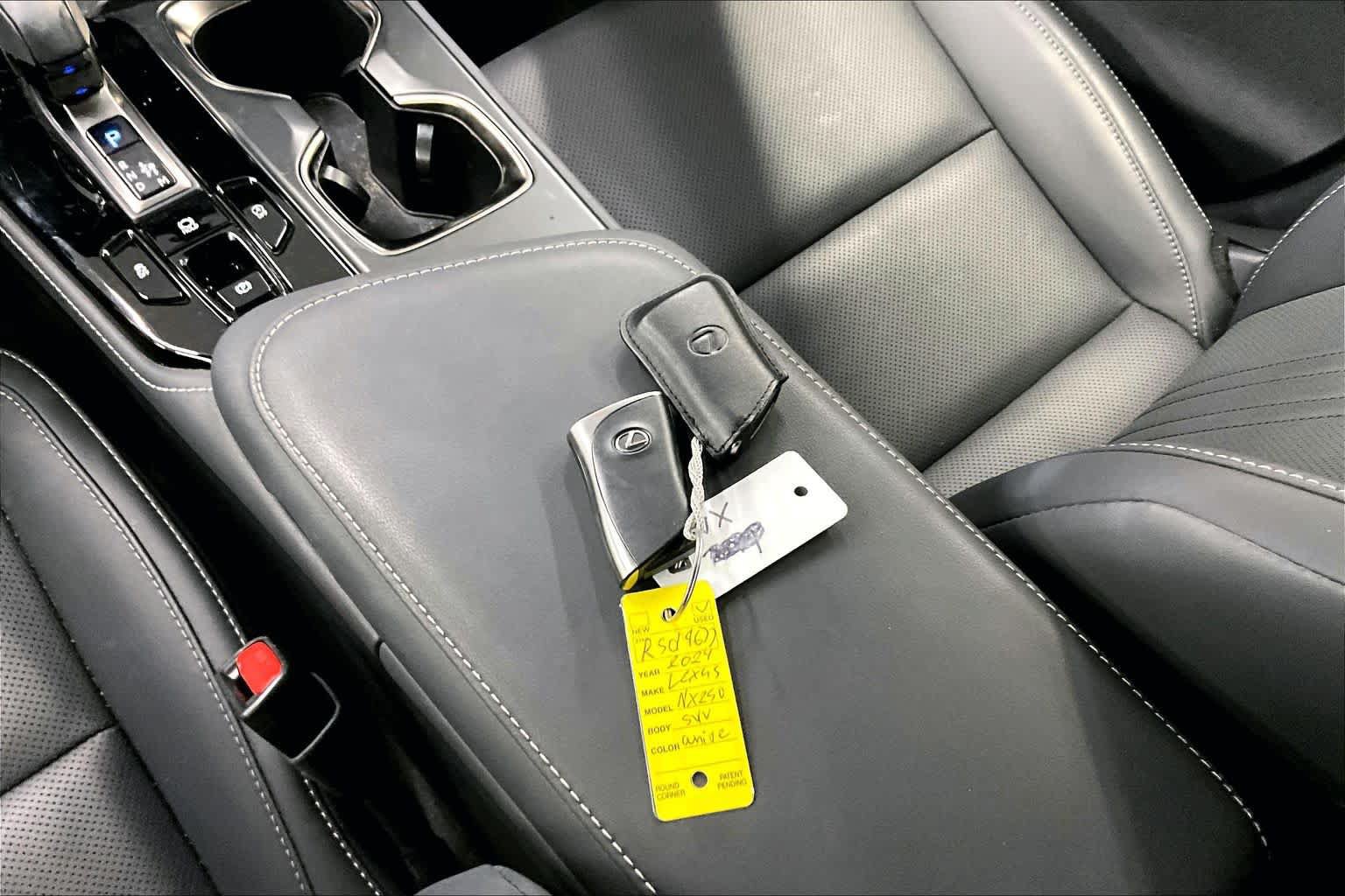 Used 2024 Lexus NX 250 FWD image 14