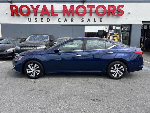Used 2022 Nissan Altima 2.5 S FWD image 13