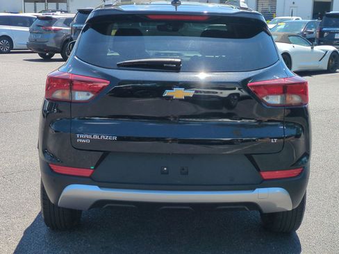 Used 2023 Chevrolet TrailBlazer LT w/ Convenience Package AWD/4WD image 9