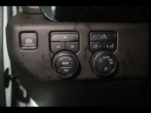 Used 2024 Chevrolet Silverado 2500 LT image 28