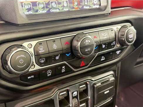 Used 2023 Jeep Wrangler Unlimited Rubicon AWD/4WD image 16