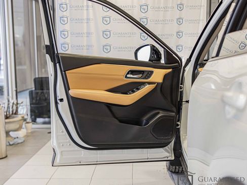 Used 2022 Nissan Rogue Platinum w/ Head-Up Display Package image 30