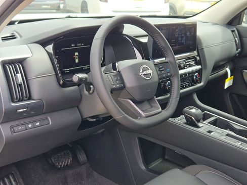 New 2026 Nissan Pathfinder SL FWD image 10