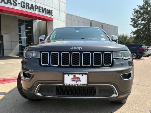 Used 2018 Jeep Grand Cherokee Limited AWD/4WD image 3
