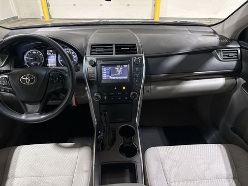 Used 2017 Toyota Camry LE FWD image 10