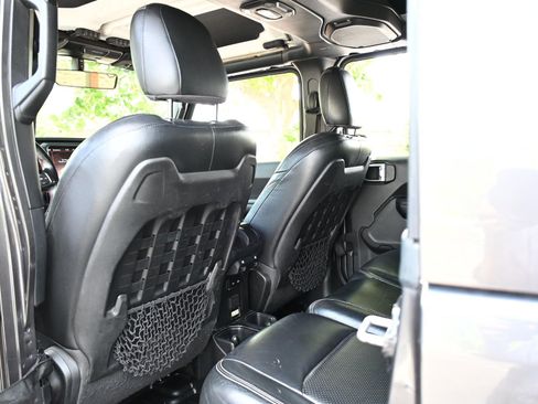 Used 2018 Jeep Wrangler Unlimited Rubicon w/ Dual Top Group AWD/4WD image 22