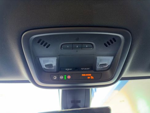 Used 2023 Chevrolet Traverse RS w/ LPO, Floor Liner Package image 28