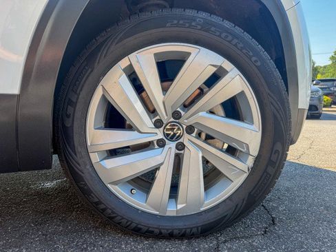 Used 2021 Volkswagen Atlas Cross Sport SE FWD image 21