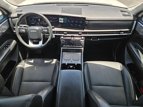 Used 2025 Hyundai Santa Fe SEL FWD image 25