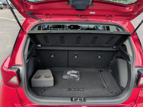 Certified 2025 Hyundai Venue Limited FWD image 15