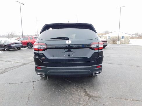 New 2025 Honda Pilot Sport image 4