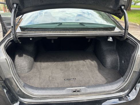 Used 2025 Nissan Altima 2.5 SV FWD image 26