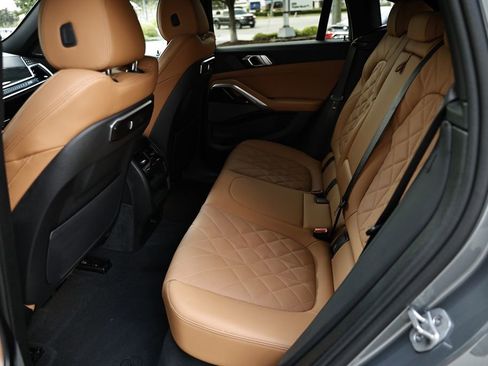 Certified 2025 BMW X6 xDrive40i w/ Premium Package AWD/4WD image 27