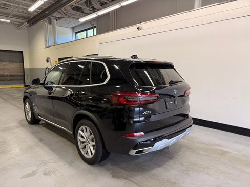 Used 2022 BMW X5 xDrive40i w/ Premium Package AWD/4WD image 3