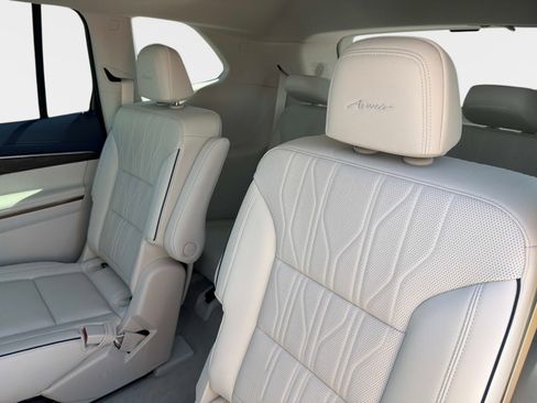 New 2026 Buick Enclave Avenir w/ Super Cruise Package FWD image 12