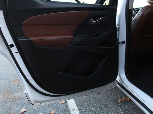 Used 2020 Chevrolet Traverse High Country image 12