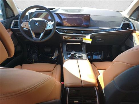 New 2026 BMW X7 xDrive40i w/ Premium Package AWD/4WD image 15