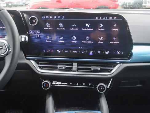 New 2026 Chevrolet Equinox EV LT image 12