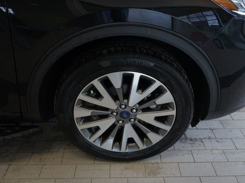 Certified 2022 Ford Escape Titanium w/ Class II Trailer Tow Package image 17