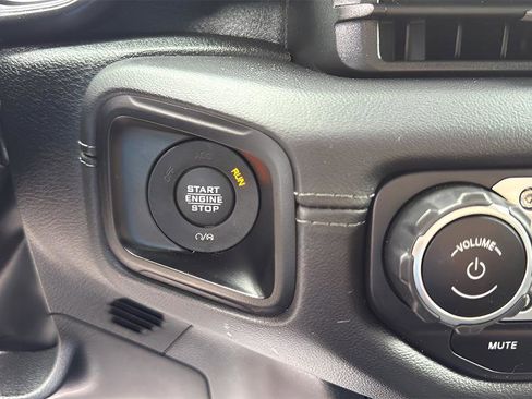 Used 2024 Jeep Wrangler Unlimited Sahara AWD/4WD image 27