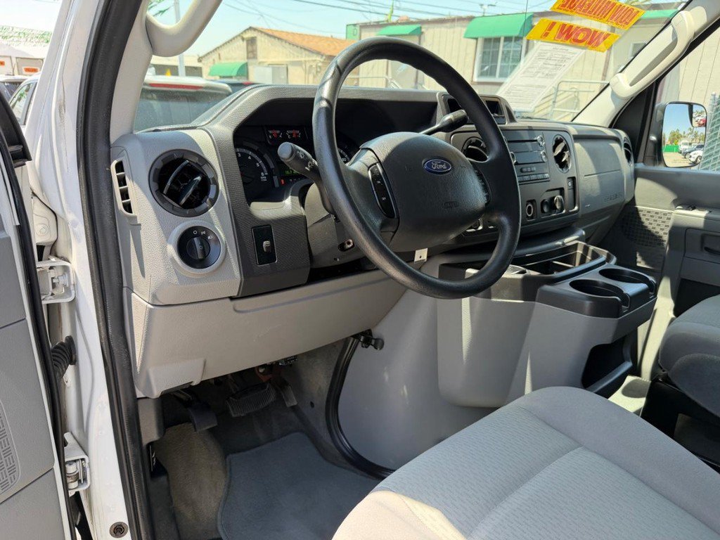 Used 2011 Ford E-350 and Econoline 350 XLT RWD image 16