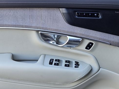 New 2026 Volvo XC90 B6 Ultra w/ Protection Package Premier image 24