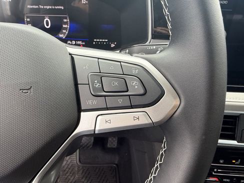 New 2026 Volkswagen Taos SE FWD image 15